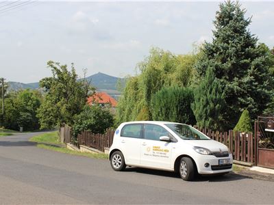 Nové elektromobily pro terénní služby Hospice sv. Štěpána